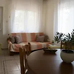 Walnuthouse *