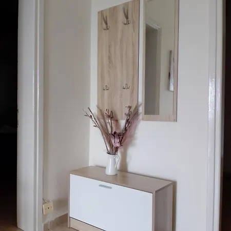 Walnuthouse Apartment