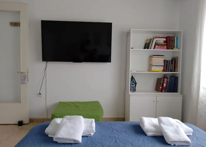 Walnuthouse Apartment Dikella